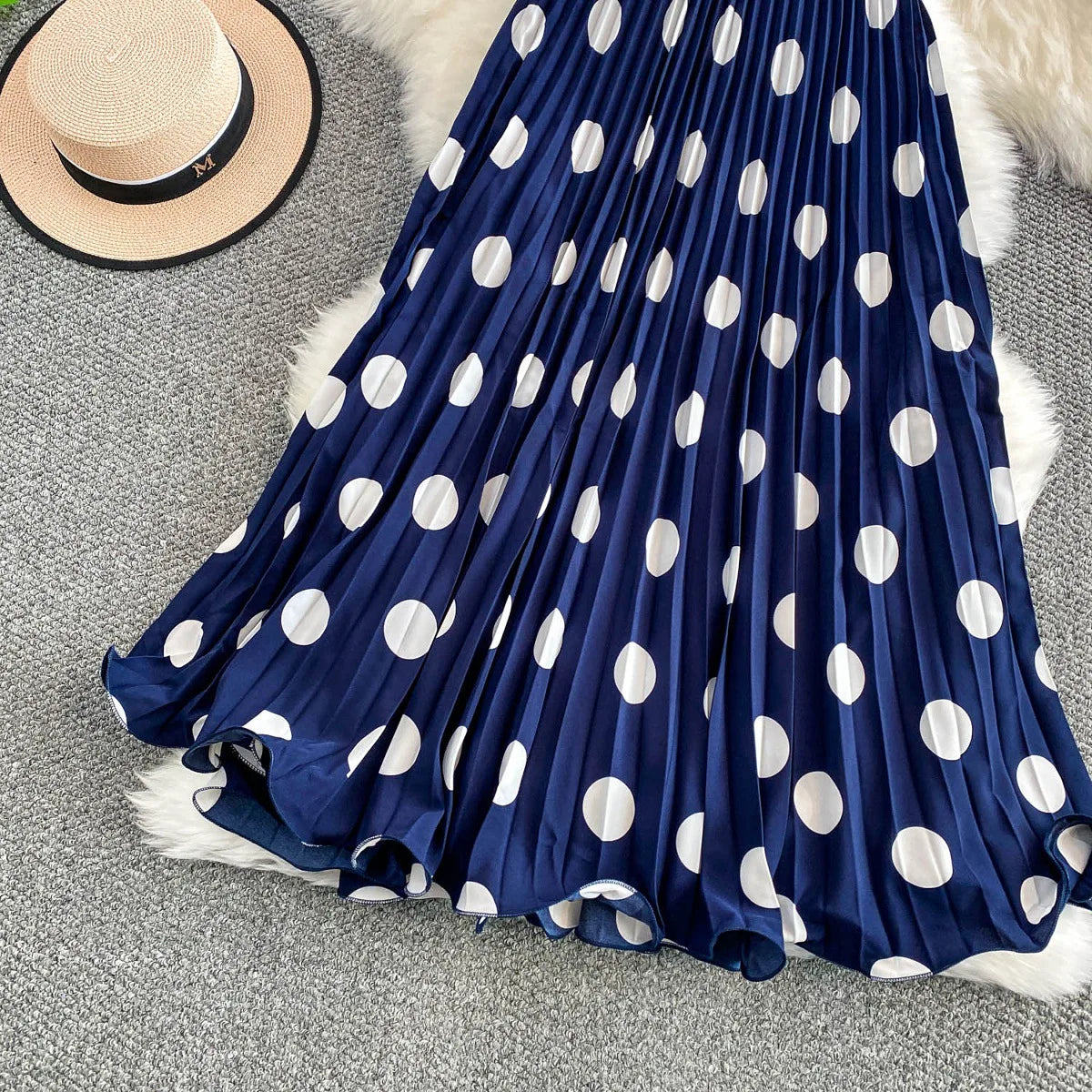 2026 Pleated Skirt Elastic Waist Polka Dot Fashion Printed Slim Pleated Skirt Women's Summer New Beach Vacation Mid-length Skirt