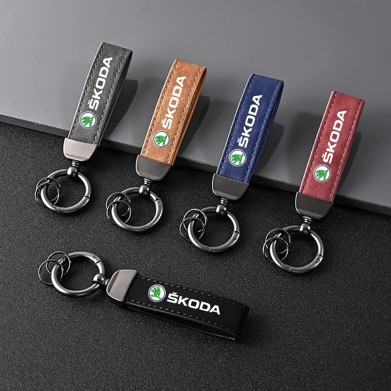 Leather Car Accessories Key Chains Rings For Skoda Octavia Fabia Rapid Superb Kodiaq Scala Karoq Citigo Kamiq Roomster Enyaq
