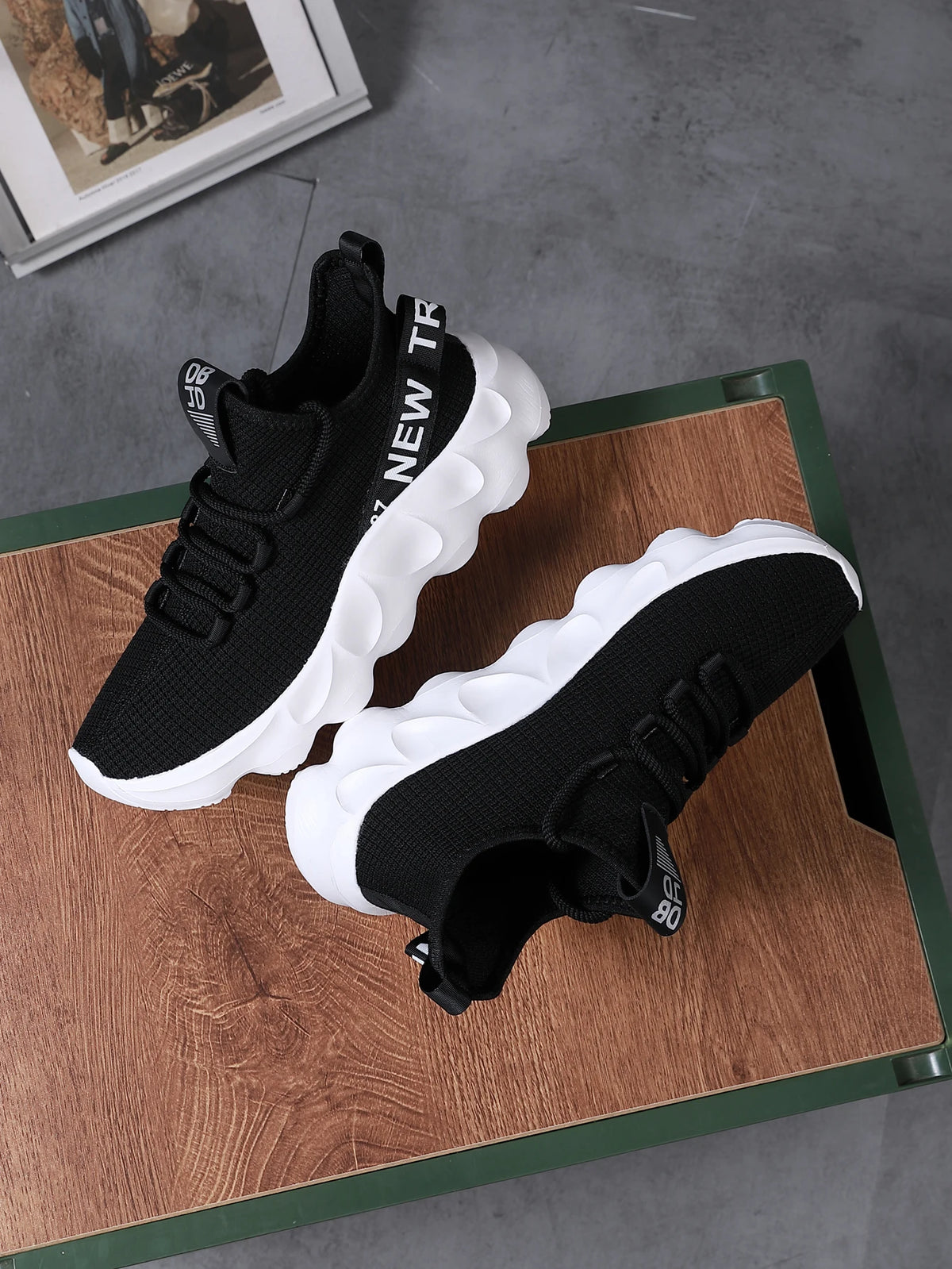 Men's Large Size Outdoor Hiking And Running Shoes Comfortable Casual Versatile Fashionable Sports Shoes for Couples Training