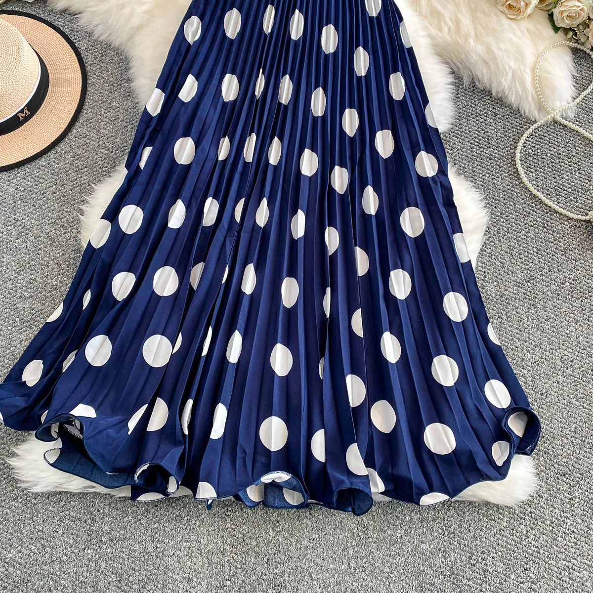 2026 Pleated Skirt Elastic Waist Polka Dot Fashion Printed Slim Pleated Skirt Women's Summer New Beach Vacation Mid-length Skirt