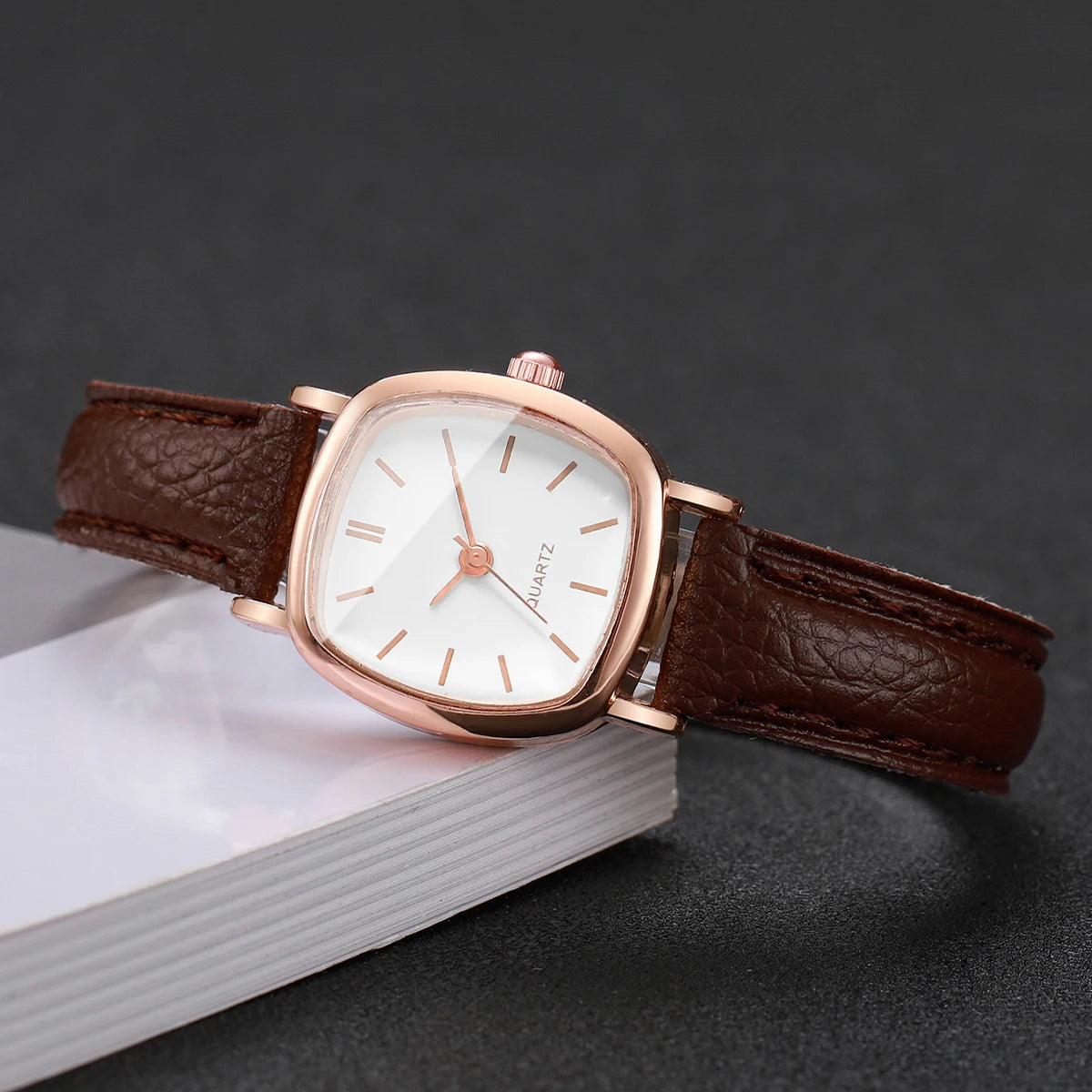 Fashion Small Dial Women Quartz Watch Ladies Simple Leather Band Wristwatches（Without Box）