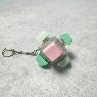 Keys Button Keycap Fidget Keychain Finger Keyboard Caps Toy Decompression Keychain Stress Relief Gadget Pass The Time for Adult