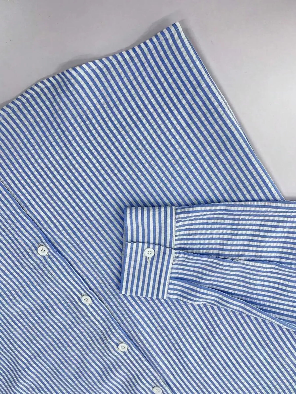Men's Long Sleeve Striped Shirt with Loose Fit Stylish Comfortable Casual Wear for All Seasons Ideal for Outdoor Activities