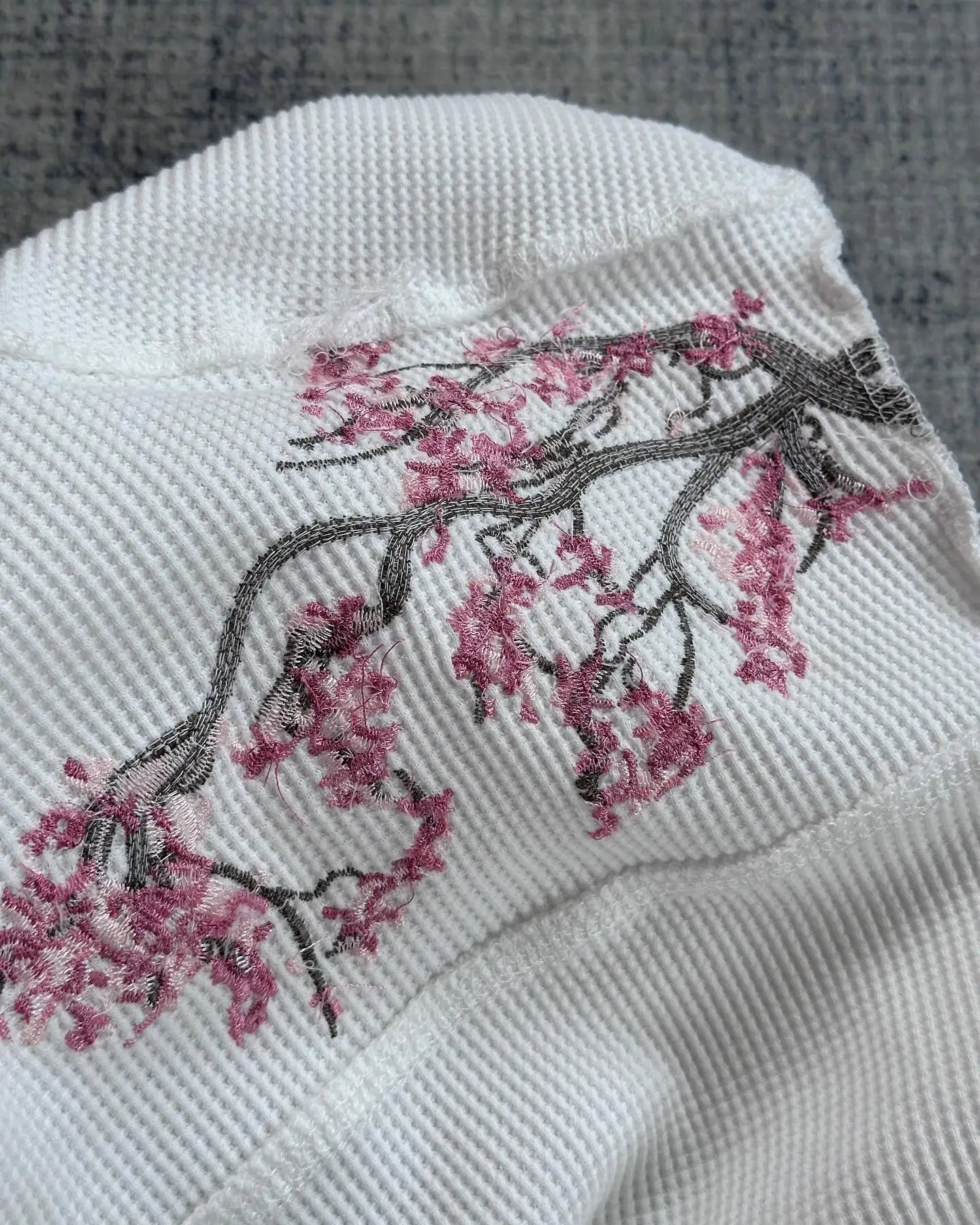 Harajuku Cherry Blossom Embroidery Sweater Fashion Casual Knitted Round Neck Pullove Warm Long Sleeve Sweatshirt Men Clothing