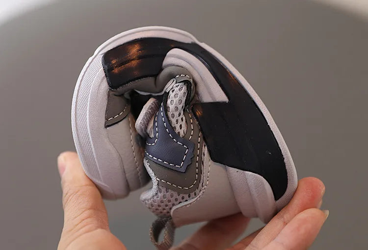 Sports Shoes Spring Flats for Boys Girls Soft Bottom Breathable Sneakers 1-6 Years Kids Outdoor Casual Shoes