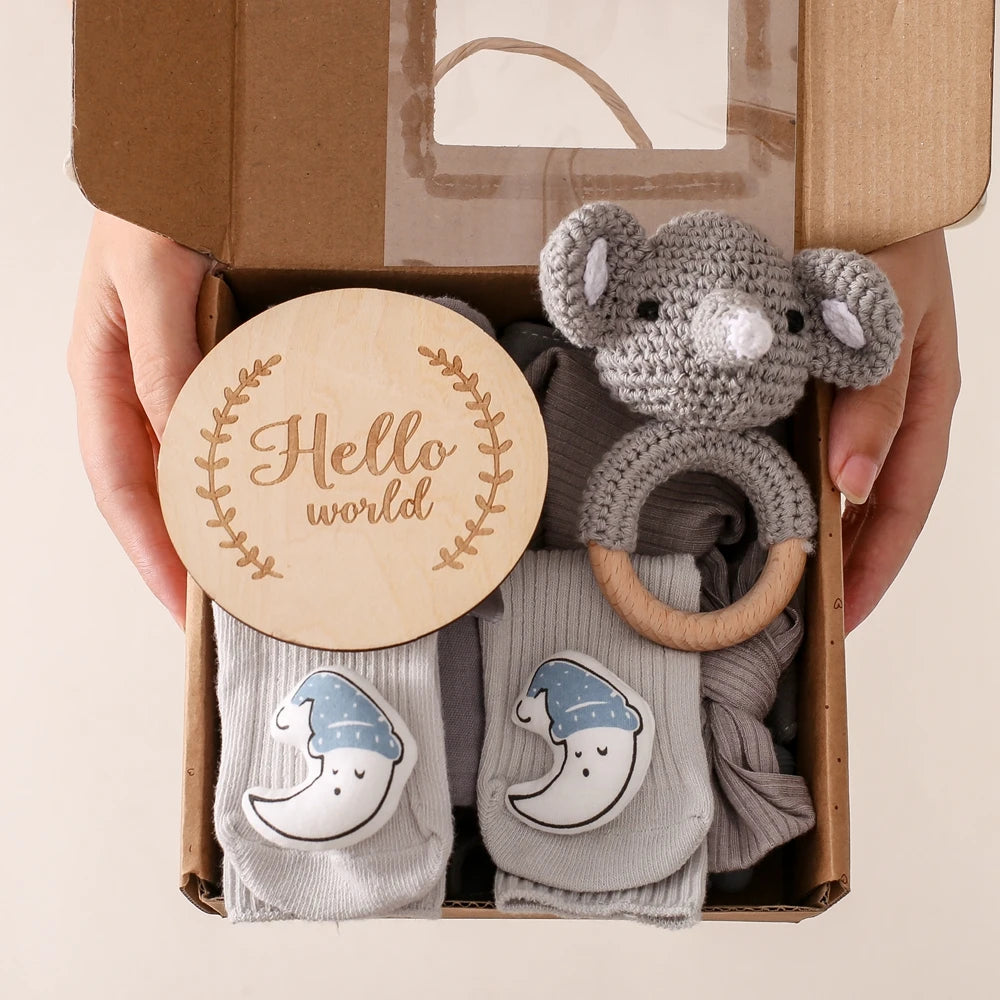 Newborn Bath Set Baby Towel Cotton Blanket Pacifier Chain Bracelet Crochet Rattle Toy Newborn Birth Bath Towel Gift Box