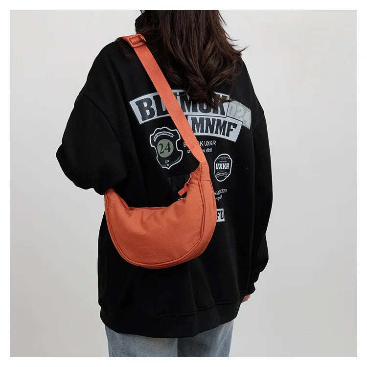 Nylon fabric zipper crossbody bag for men and women, crescent-shaped dumpling bag under the armpits, large capacity
