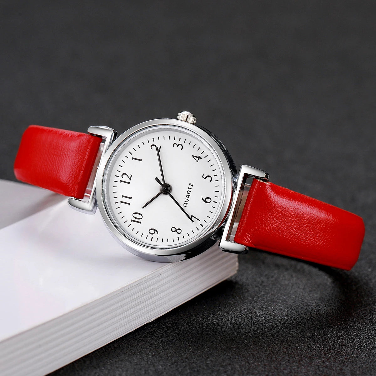 Fashion Small Dial Women Watches Simple Leather Band Analog Quartz Wristwatch for Ladies Clock Reloj Mujer（Without Box）
