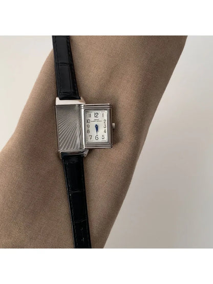 2025 Hot Sale Retro Niche Temperament Slide Design Leather Quartz Square Exquisite and Versatile Digital Watch 21mm