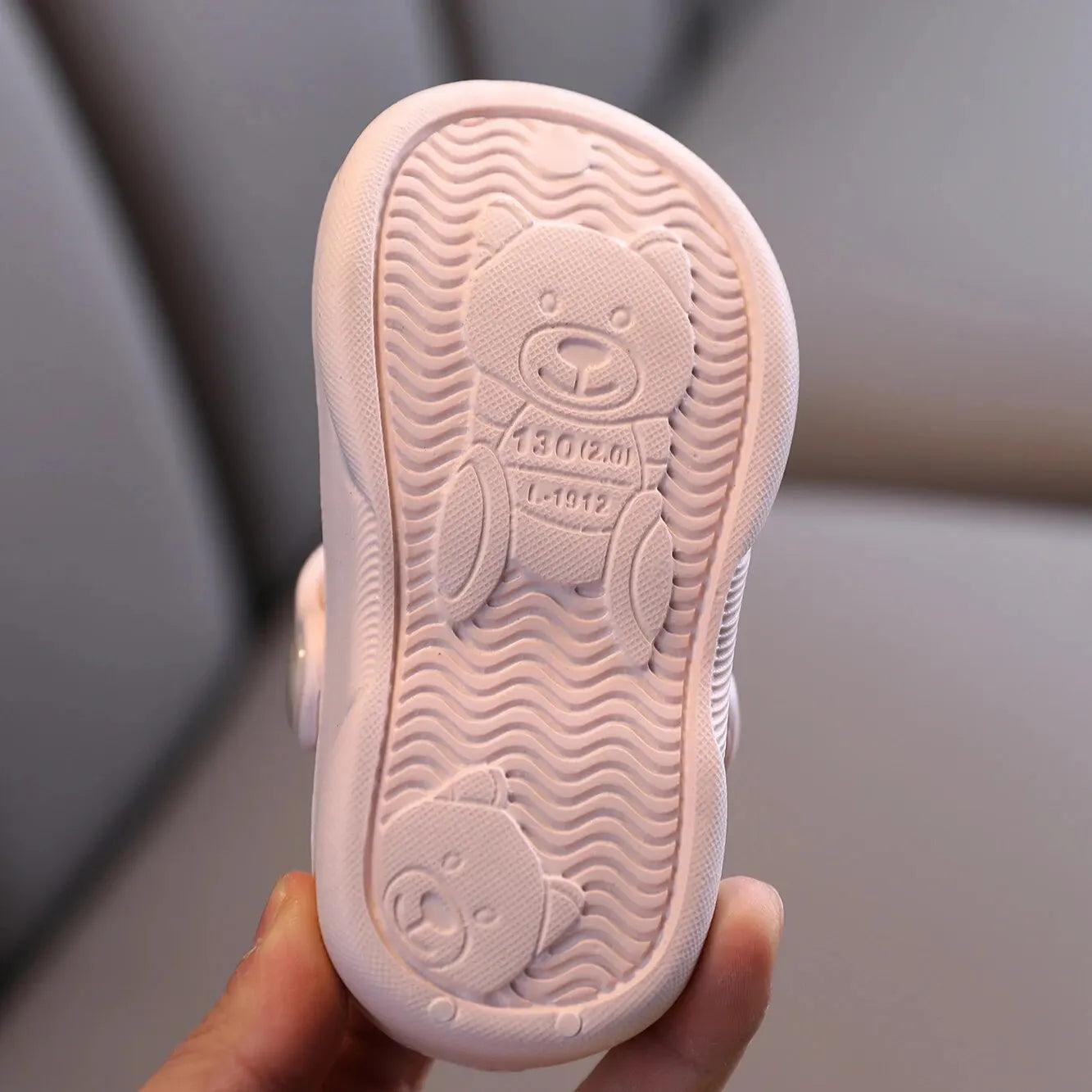 Children's Cave Shoes, Summer Boys, Baby Non-slip Soft Soled Beach Shoes, Girls' Baby Cartoon CHILDREN'S Slippers