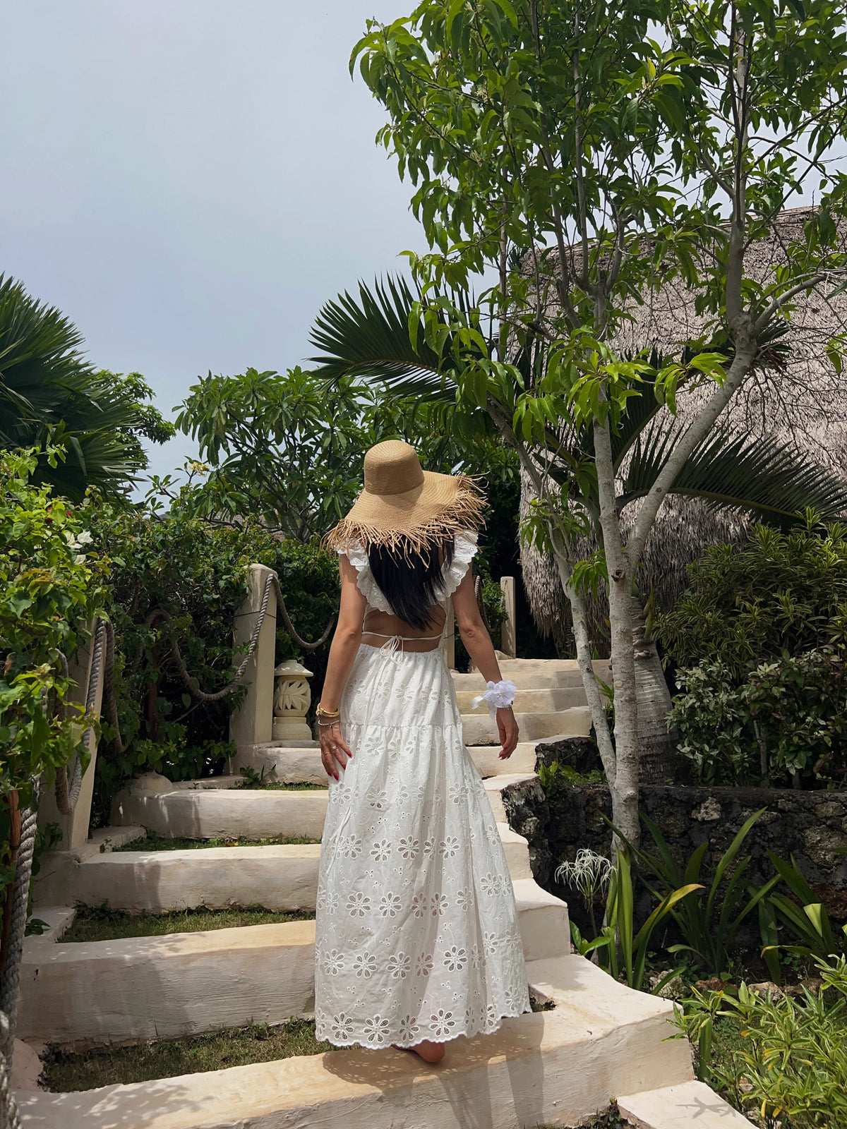 White Embroidered Hollow Out Dress For Women'S Summer Strapless Square Neck With A Unique Open Back Design, Slim Fit Long Skirt