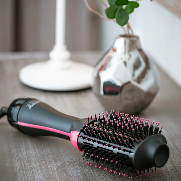 Brush Hair Dryer 1800W, 3 temperature settings, ceramic coating, swivel wire