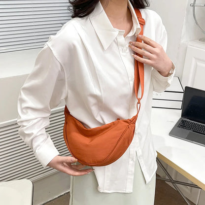 Nylon Hobos Chest Shoulder Dumpling Bag Large Capacity Travel Crossbody Half Moon Belt Messenger for Women Bags Wholesale