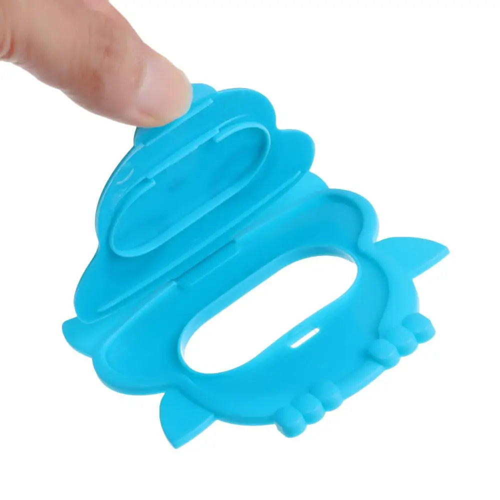 1Pcs Cartoon Reusable Unisex Portable Tissues Cover Self-Adhesive Flip Cover  Wet Wipes Lid