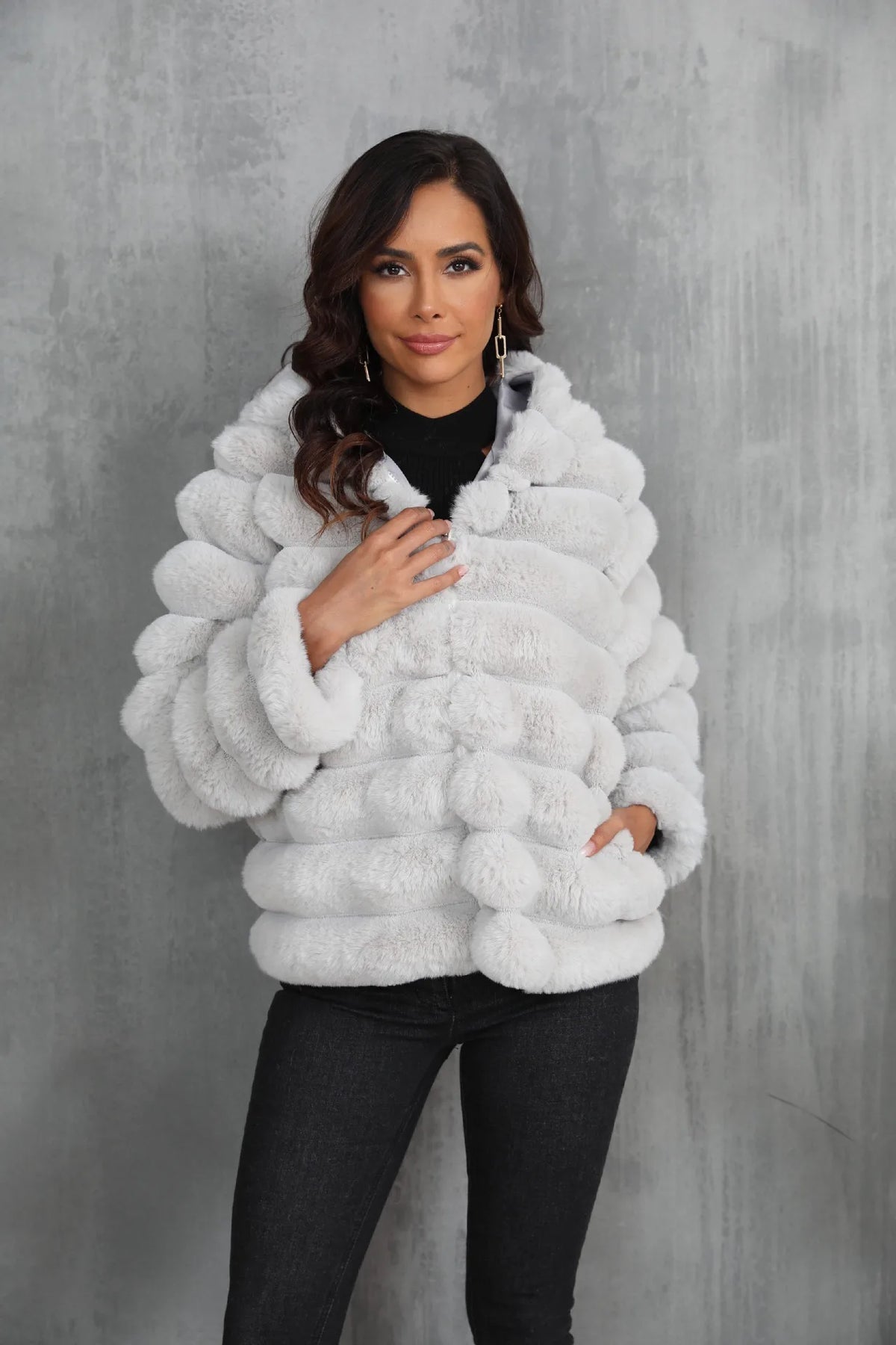 2026 Faux Fur Women Coats Hooded Full Sleeve Short Coat Zipper Thick Warm Solid Temperament Elegant Splice Autumn Winter