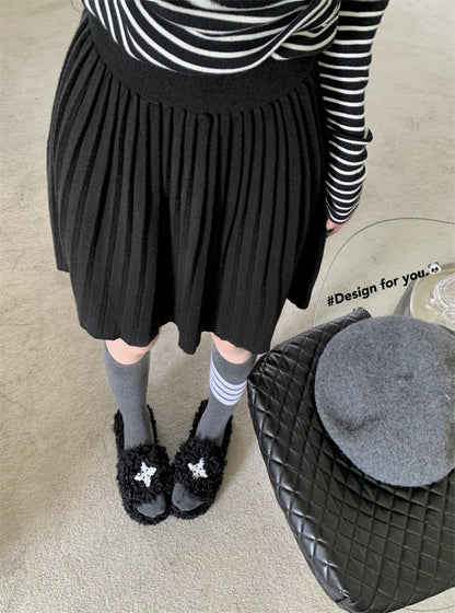 White Knitted Pleated Skirt Women Autumn Winter 2025 New High Waist Mini Skirt Lady's Fashion Korean Solid Women's Short Skirts