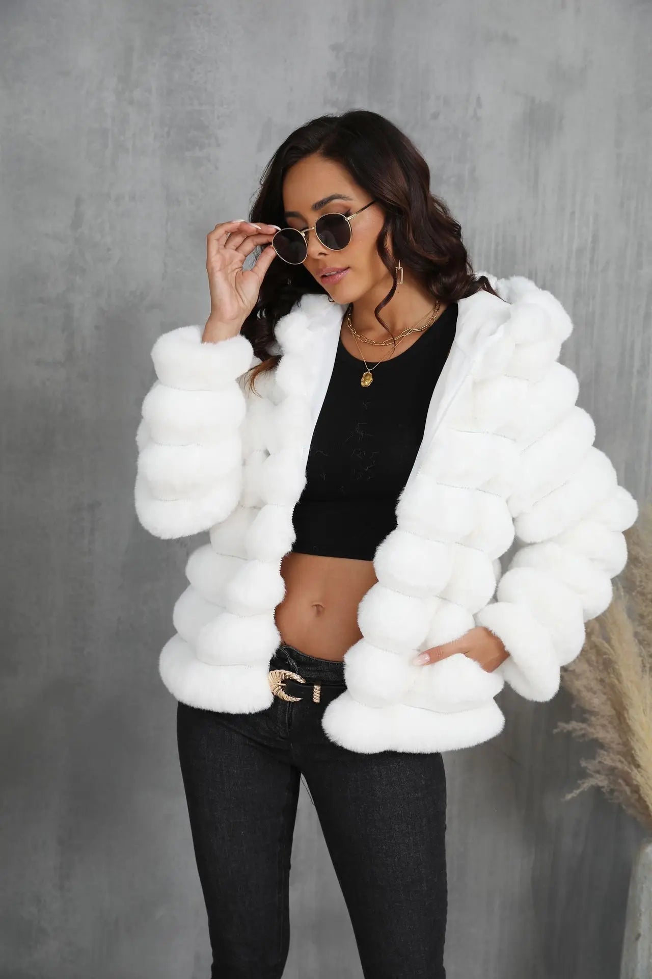 2026 Faux Fur Women Coats Hooded Full Sleeve Short Coat Zipper Thick Warm Solid Temperament Elegant Splice Autumn Winter