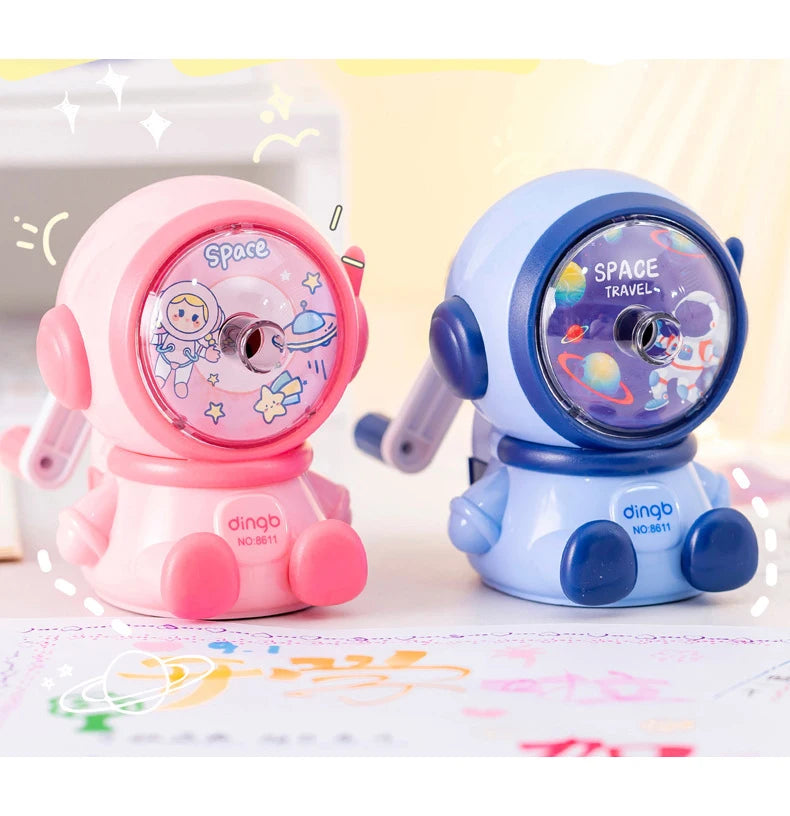 1pc Astronaut Cartoon Pencil Sharpener Students Pencil SharpenerHand Crank Manual Sharpener Cartoon Pencil Cutter For School