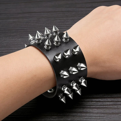 T5UF Stylish Punk Rock Bracelet Square Rivets Punk Wristband Trendy Gothic Jewelry Suitable for Individuality and Comfort