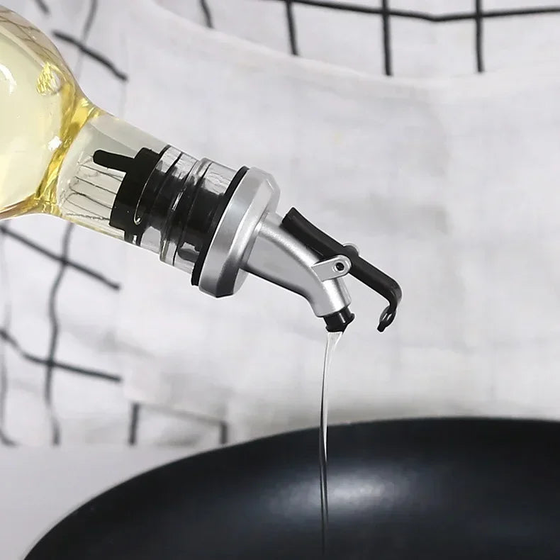 1-5PCS Oil Bottle Stopper Lock Plug Seal Leak-proof Nozzle Sprayer Oil Bottle Stopper Cap Liquor Dispenser Wine Pourer Gadgets